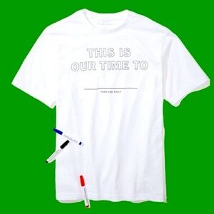 American Eagle Customizable T-Shirt + markers
Size X-Large